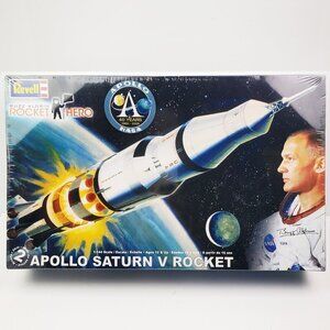 Revell Apollo Saturn V Rocket Hero Model Kit Buzz Aldrin 1:144 NASA 85-5088